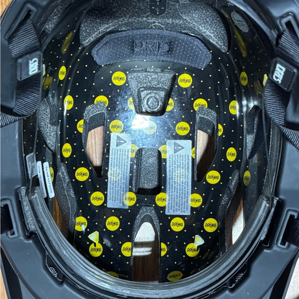 Oakley DRT5 Black Bike Helmet + Extras - Picture 2 of 4